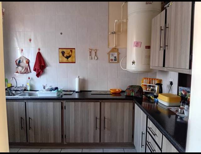 2 BEDROOM APARTMENT FOR SALE IN VANDERBIJLPARK CW 3